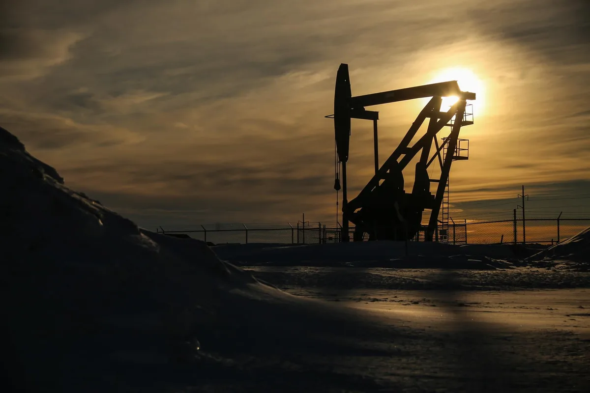 El petróleo volvió a superar los USD 105 por ataques en el golfo Pérsico y un huracán en EEUU