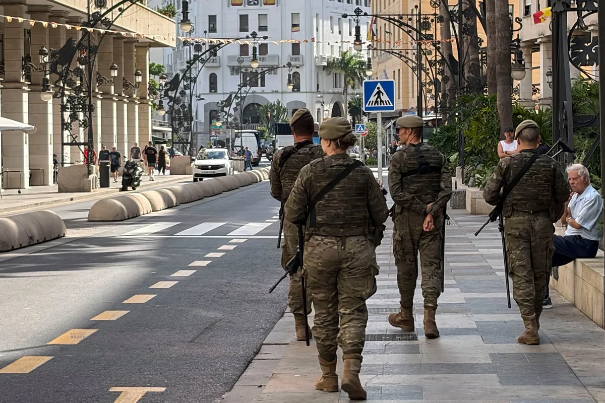 Defensa dota con esprays de gas pimienta a los militares que patrullan por Ceuta