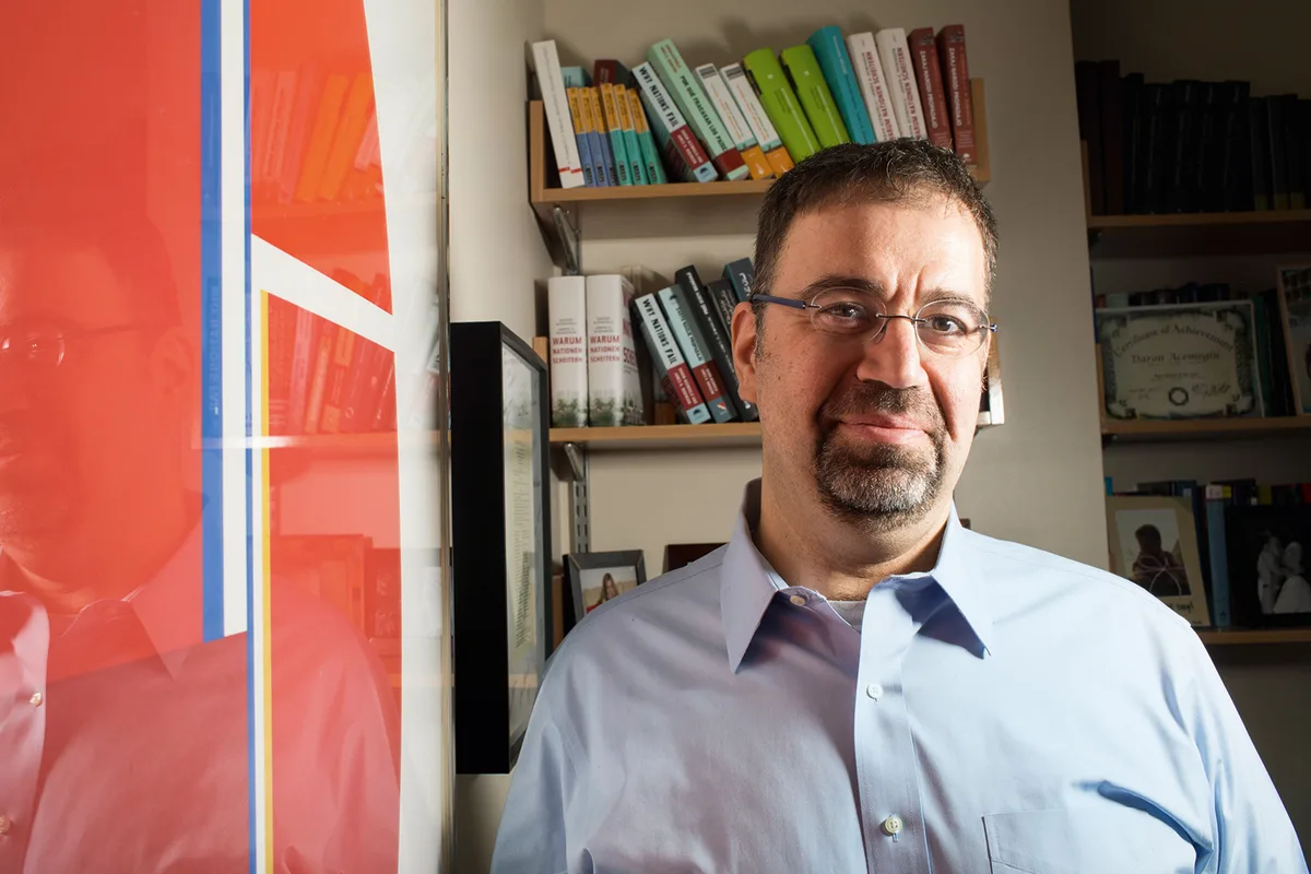 A briga entre Acemoglu, o Nobel de economia de 2024, e a revista Economist