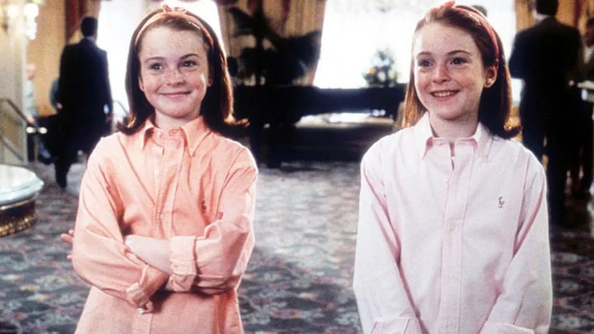Lindsay Lohan recrea sus personajes de ‘Juego de gemelas’ a 28 años del estreno de la película