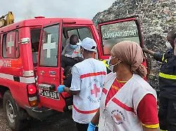 Mehrere Häuser verschüttet: Mindestens 30 Tote bei Erdrutsch an Müllkippe in Guinea
