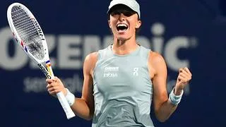 Jerarquía de campeona: Iga Swiatek remonta ante Sakkari y ya está en octavos de Cincinnati
