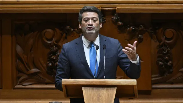 Vídeo de Ventura sobre deputados distorceu realidade, diz Parlamento