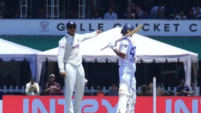 Yashavsi Jaiswal rage baits Dickwella into throwing away his wicket