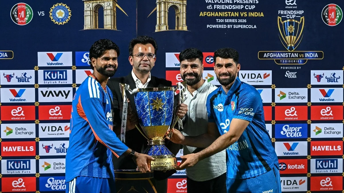 Shreyas invites Zadran to join India's trophy celebrations, lifts cup together