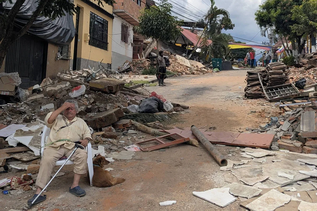 Com medo de saques, colombianos ainda dormem nas ruas dias após terremoto