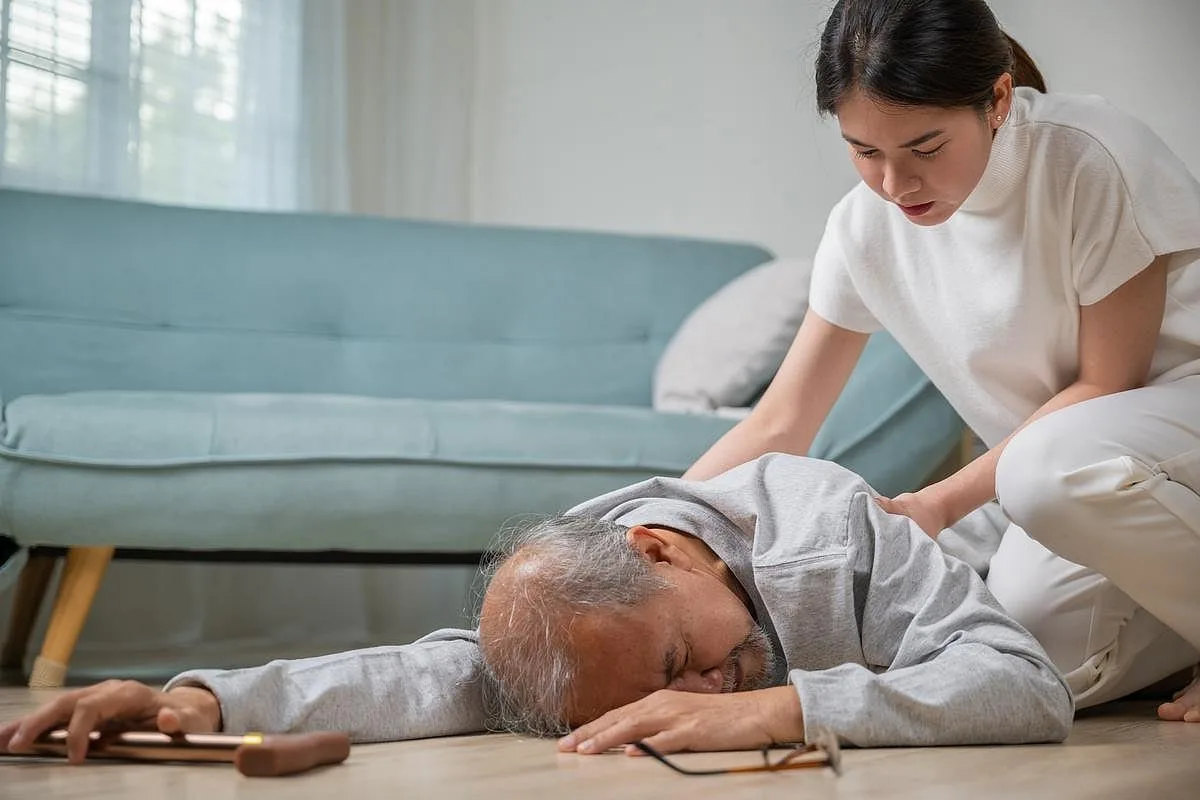 La hipertensión arterial 'oculta' representa un riesgo de caídas para personas mayores, advierte un estudio