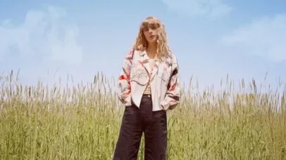 Taylor Swift fala sobre honrar suas raízes country ‘cada vez mais’ em rara entrevista