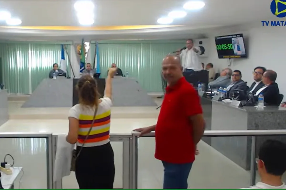 Mãe que cobrava direitos dos filhos autistas acusa vereador de ofendê-la
