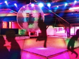 « Les gens dansaient dans la piscine » : Les Planches, la boîte de Deauville qui a accueilli David Guetta et Bob Sinclar