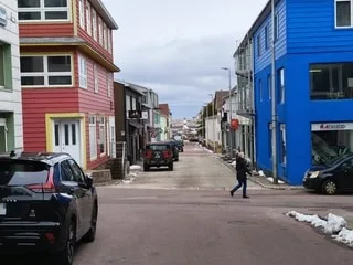 RÉCIT. Emmanuel Macron en visite à Saint-Pierre-et-Miquelon, un petit territoire au cœur de grands enjeux