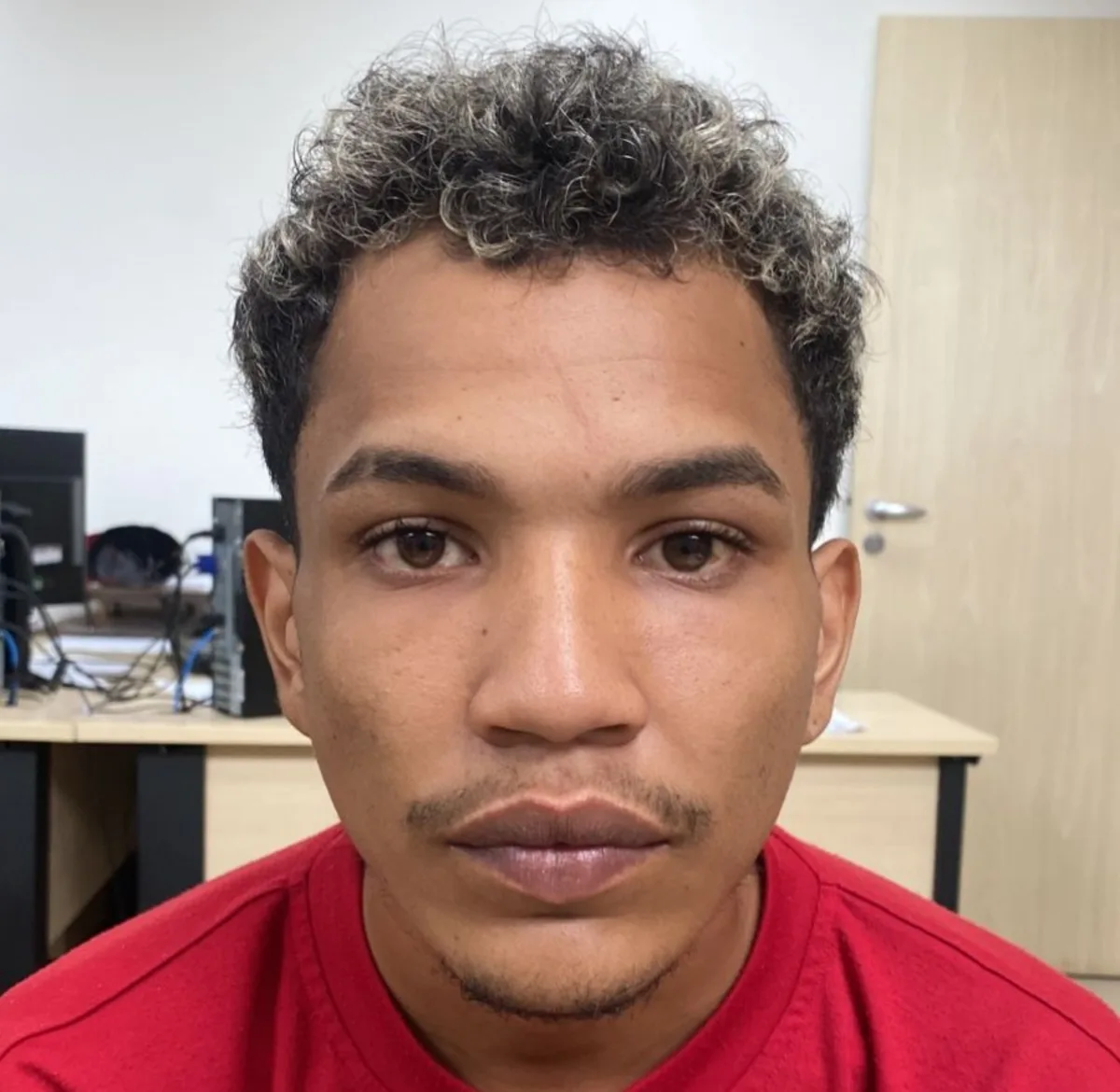 Homem é morto a facadas na porta de supermercado em Boa Vista