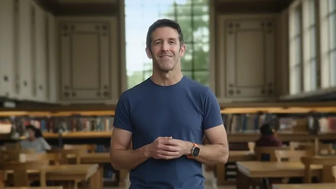 "Hello", John Ternus: novo CEO da Apple faz 1ª publicação no X e movimenta rede