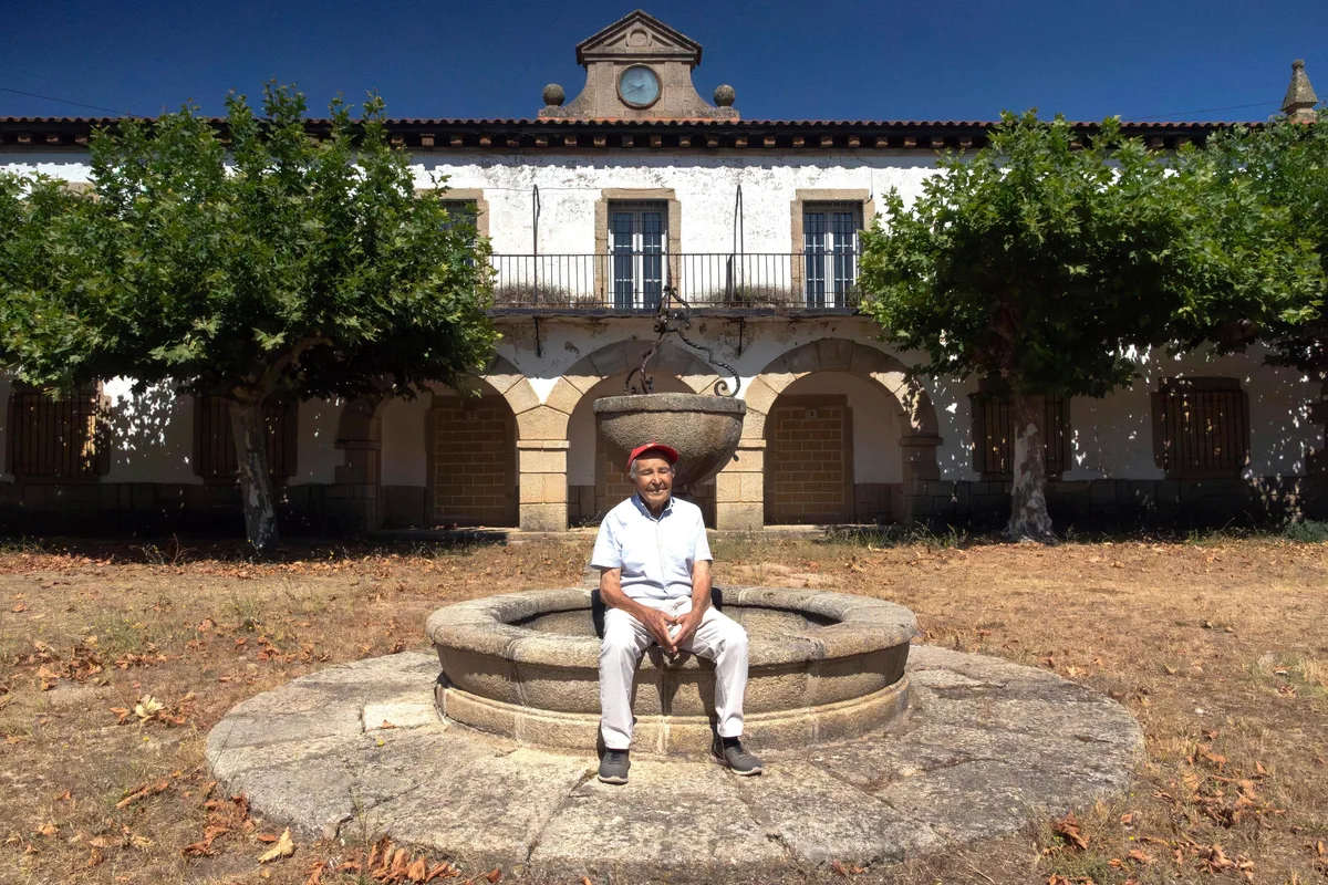 Salto de Villalcampo (Zamora), el poblado con los obreros más "privilegiados" a los que invitaban a marisco