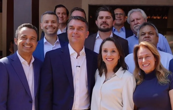 Coordenador da campanha de Ricardo declara voto em Flávio para presidente