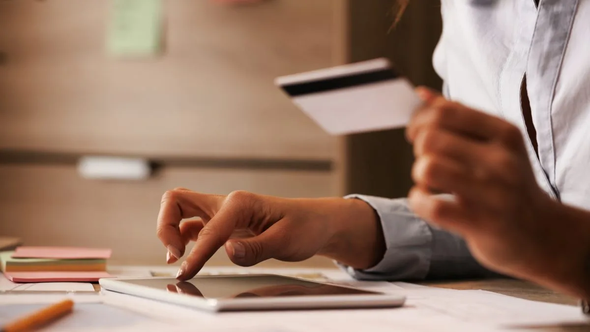 Por que empresas com dinheiro em caixa estão tomando crédito mesmo com juros altos? Demanda cresce até 7,8% entre médias e grandes companhias