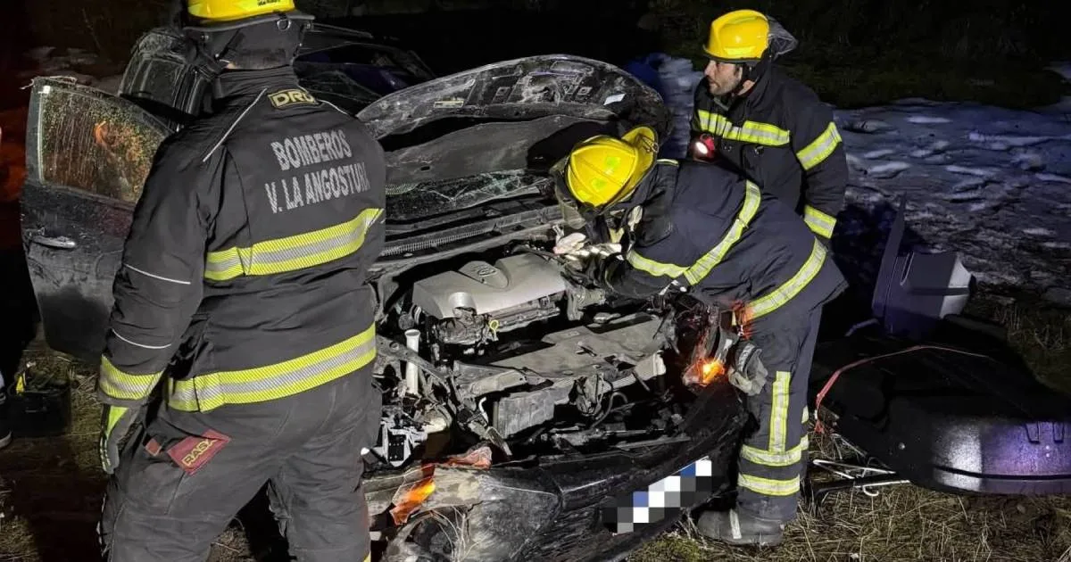 Fuerte accidente sobre Ruta 40: el conductor está en terapia intensiva, iban de Cipolletti a Villa La Angostura