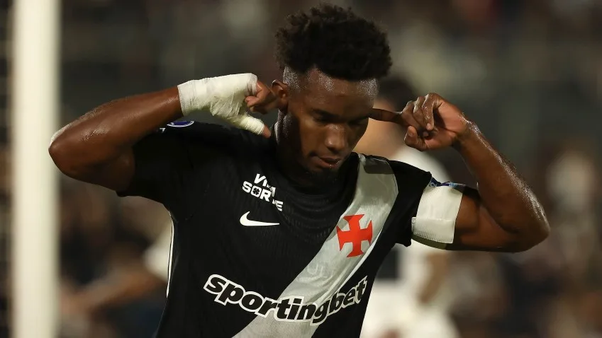 Vasco goleia Olimpia de virada e avança às quartas da Sul-Americana