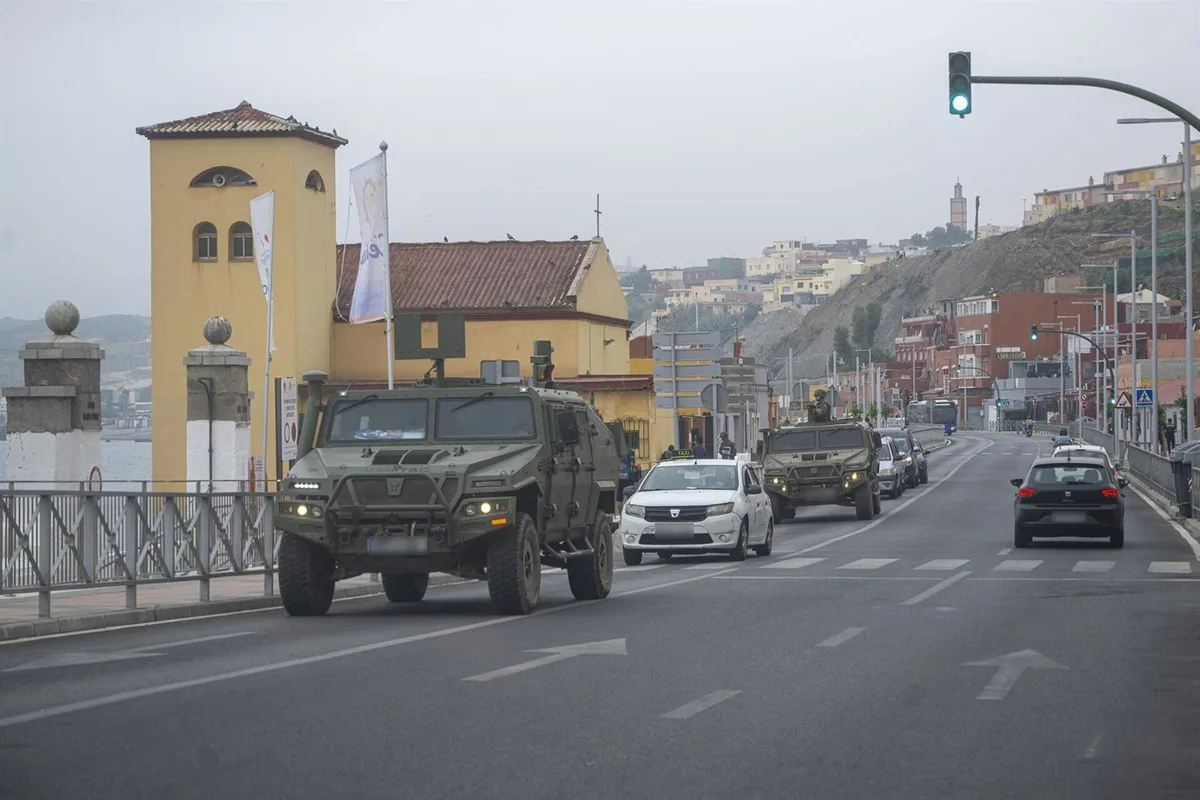 El PSOE y sus socios rechazan la ley de Vox para implicar a los militares en la lucha contra la inmigración ilegal