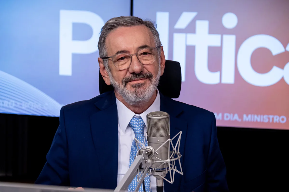 Após retomar conversas com os EUA, prioridade do Brasil é ampliar lista de exceções ao tarifaço, diz ministro