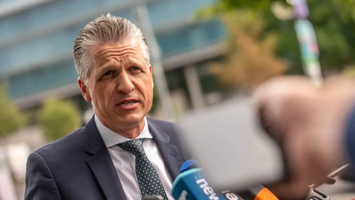 Bundesregierung: Unionsfraktionschef Frei: Rückzug nie ein Thema für Merz