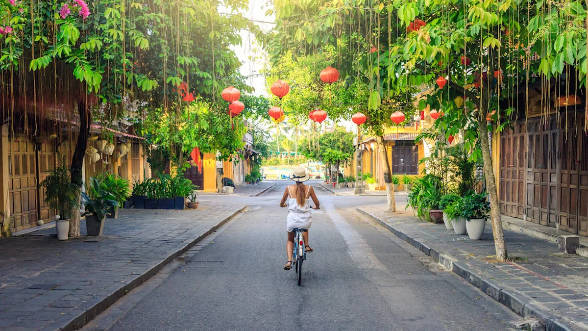 Autorin mit Insidertipps vor Ort - „Vietnam hat mir gezeigt, wie einfach Alleinreisen sein kann“