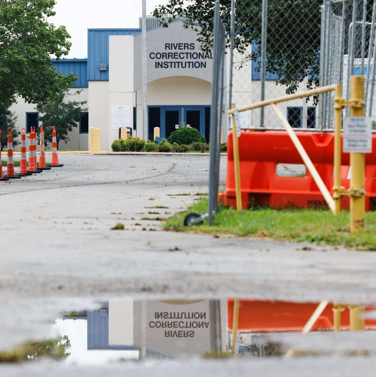 Prison Firm Donated to Trump’s PAC After ICE Gave It $165 Million a Year in Contracts
