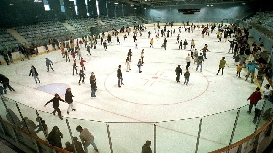 Un homme de 72 ans interpellé à la patinoire de Montpellier pour des agissements et propos sexistes