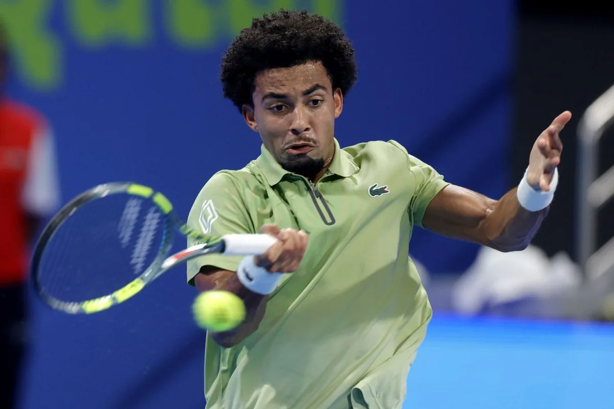 Артюр Фис неожиданно проиграл Стефаносу Циципасу в первом круге US Open — 2026
