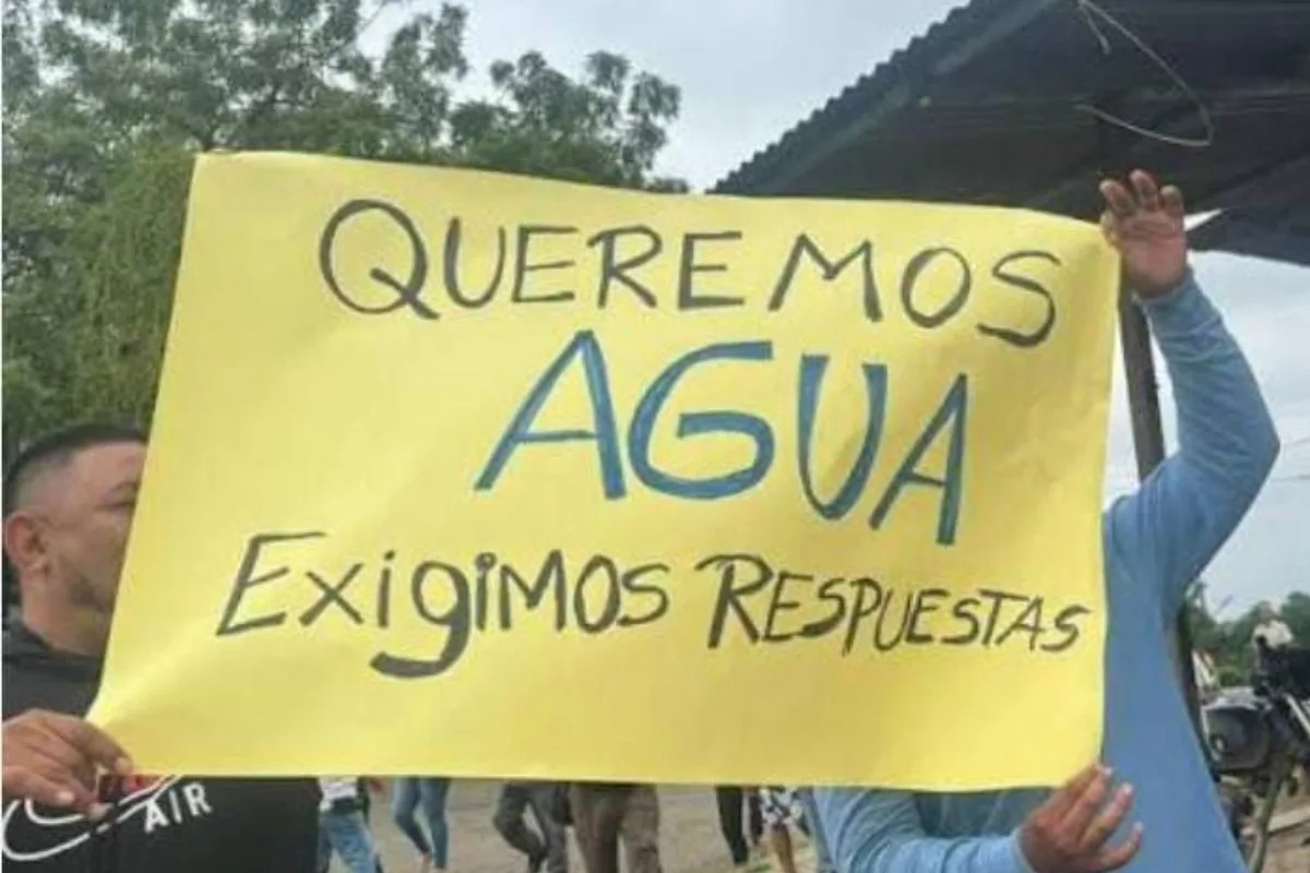 Comunidades de Falcón vuelven a trancar carreteras por falta de agua potable
