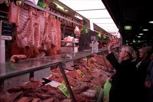 União Europeia vai suspender importações de carne brasileira a partir de quinta-feira