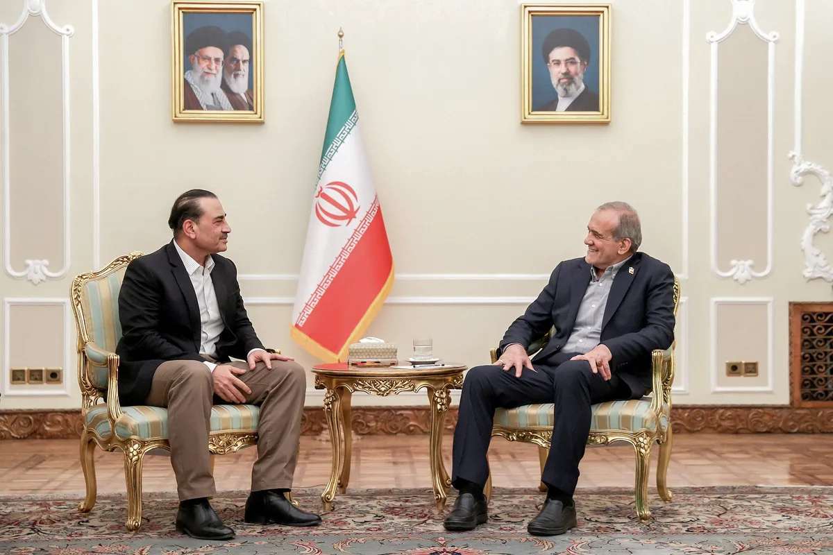 El jefe del Ejército de Pakistán se reunió con el presidente iraní en Teherán para reactivar las negociaciones con Estados Unidos