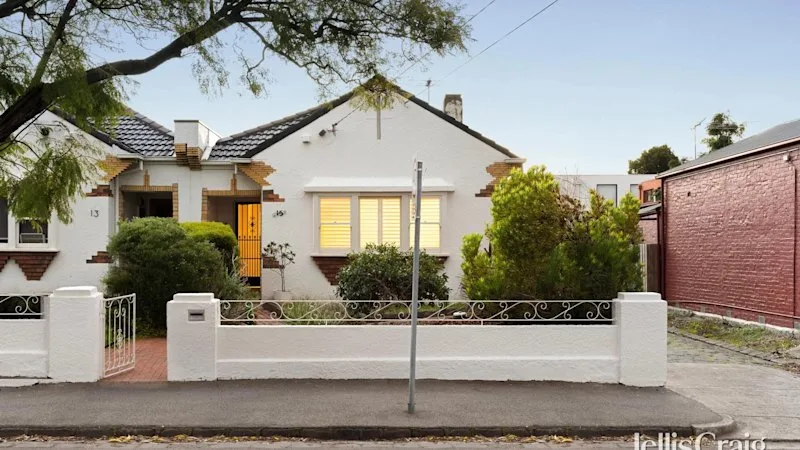 Downsizer beats Sydney bidder to buy Fitzroy North terrace for $1,572,000