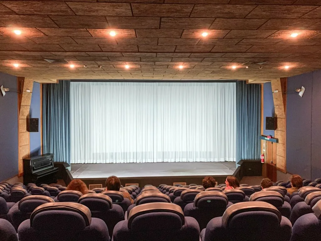 Câmara de Cascais adquiriu Atlântida Cine e garante continuidade de cinema em Carcavelos
