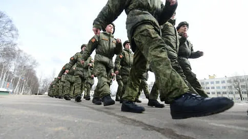 Военным не хватает внутренней свободы // Минобороны хочет расширить свои полномочия по решению вопросов управления войсками