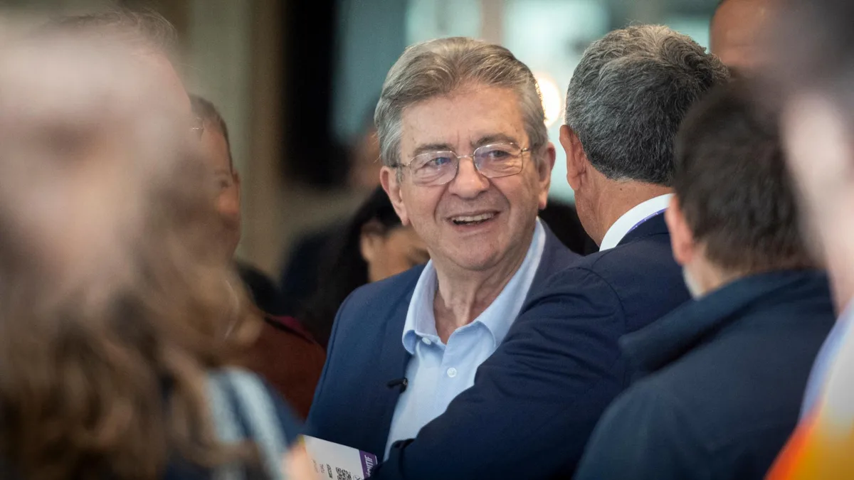 « Une erreur terrible » : Jean-Luc Mélenchon explique sa volte-face sur le port du voile