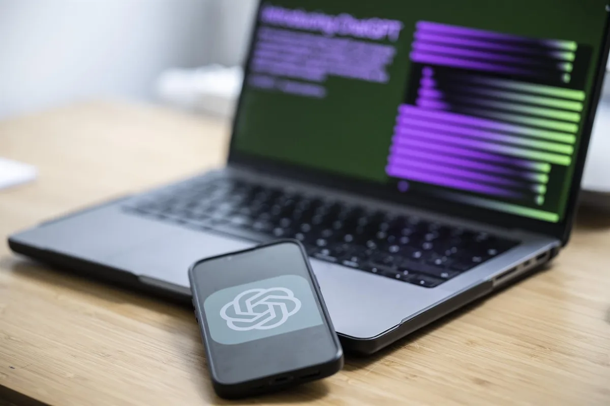 ChatGPT podría proteger las conversaciones de usuarios con una contraseña o huella digital