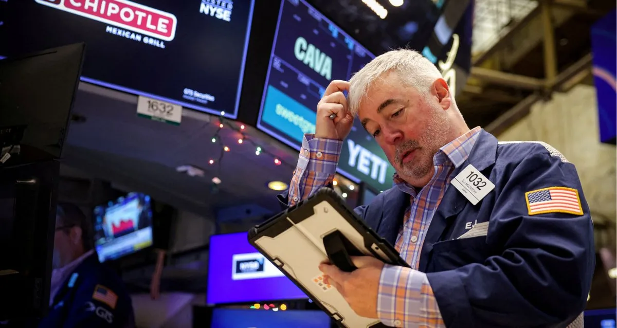 Wall Street recua com pressão dos Treasuries e Oriente Médio