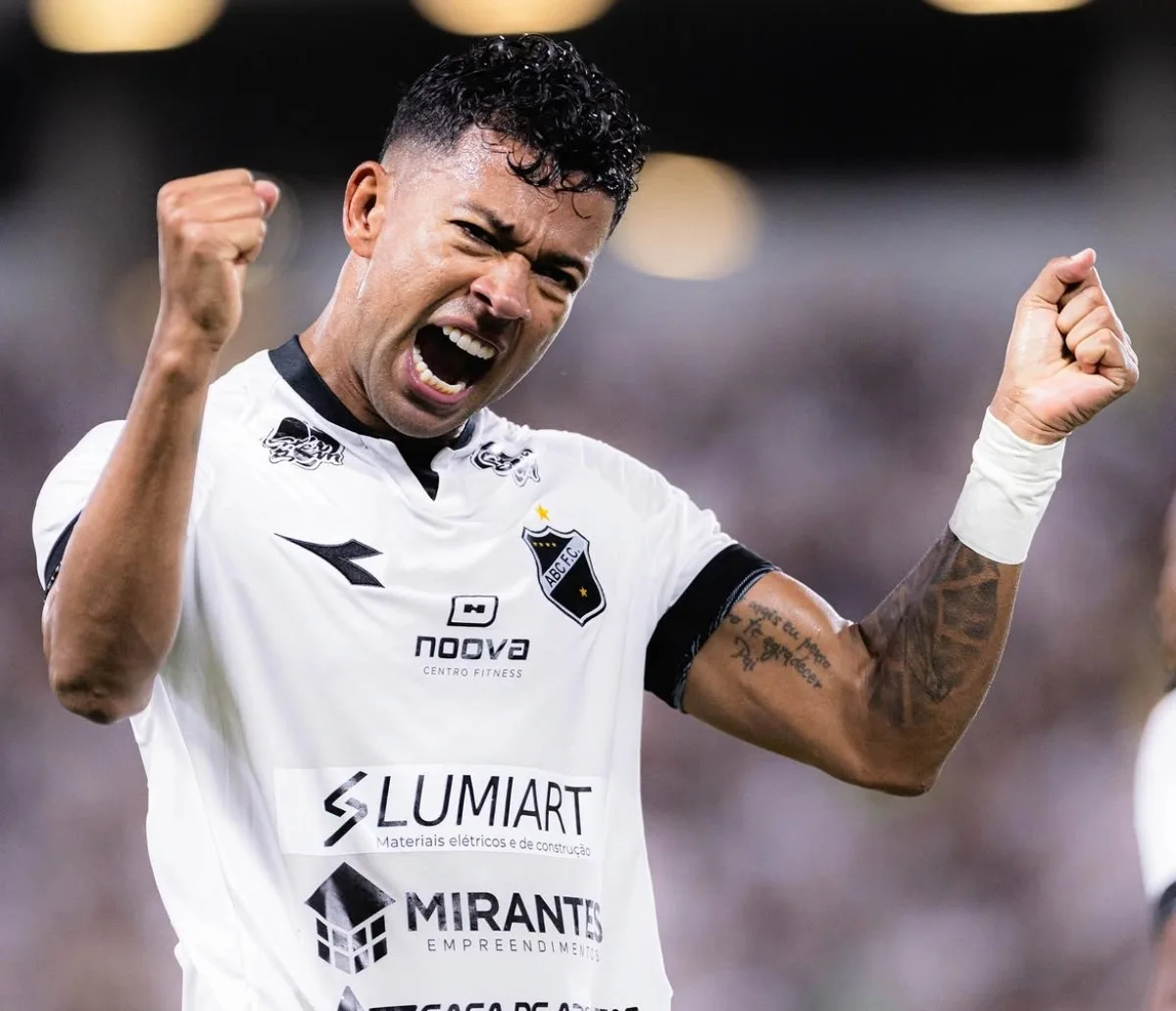 Wallyson ressurge no ABC e faz história com gol do acesso à Série C