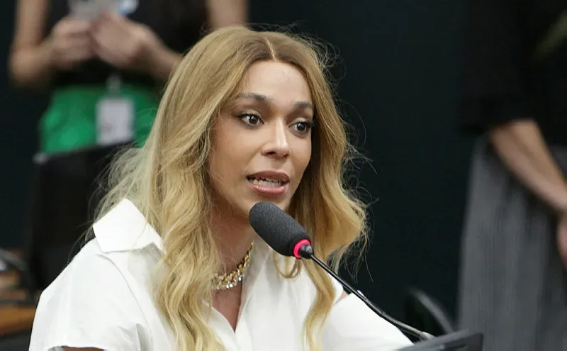 Conselho de Ética mantém ação e Erika Hilton pode perder mandato