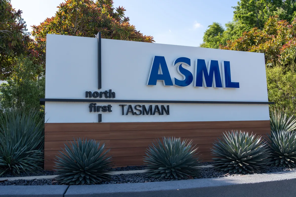 ASML n'a jamais été aussi dominant dans les machines de photolithographie