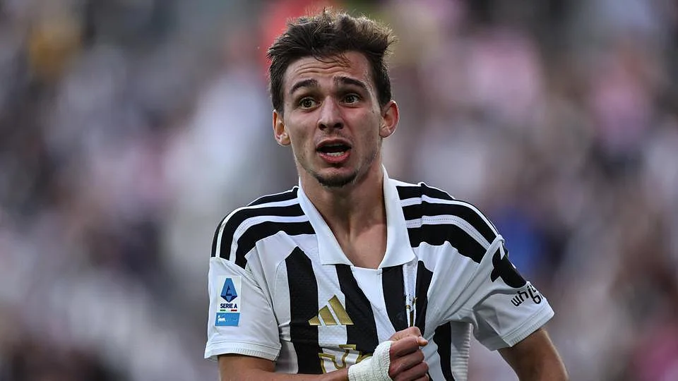 Francisco Conceição lança a Juventus de regresso às vitórias