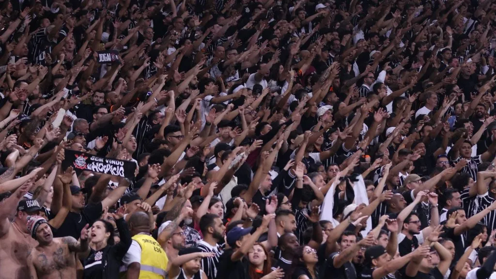 Torcedores se revoltam após clubes defenderem bets: ‘Então que acabe’