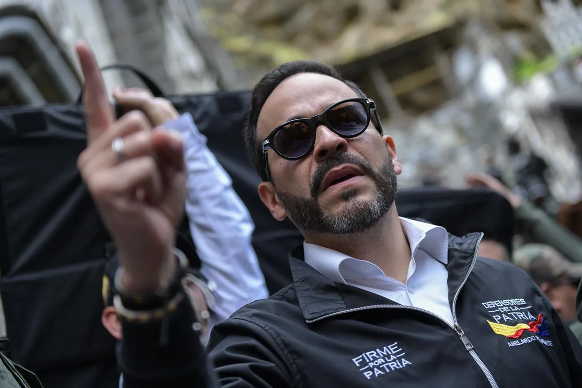 De la Espriella ordena un operativo para desmantelar una supuesta red criminal de robo de combustible