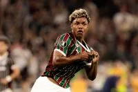 Fora dos planos, São Paulo rescinde contrato com o volante Luan