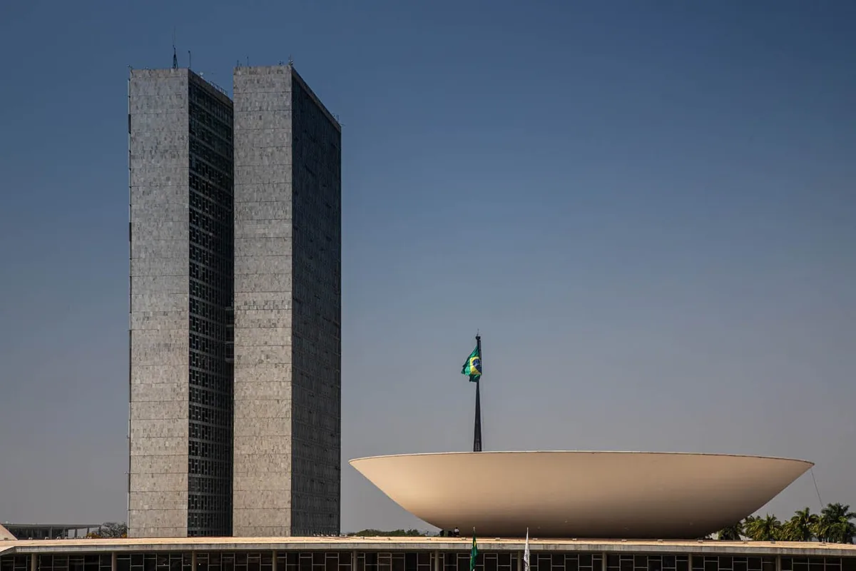 Câmara aprova PL dos Combustíveis com jabutis que preveem isenções fiscais a outros setores