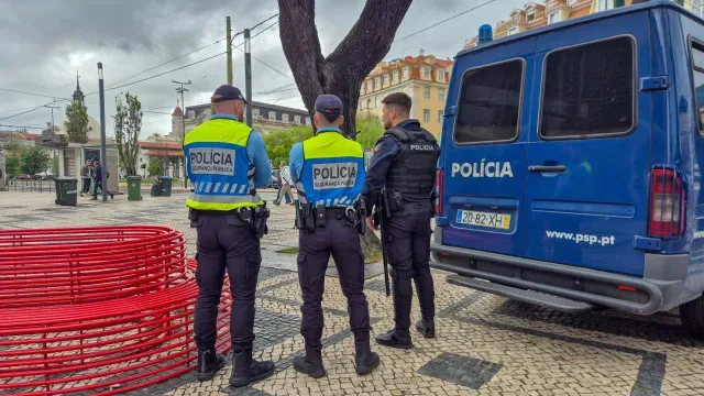 Acusa polícias de não ajudar esfaqueado que morreu. PSP abre inquérito