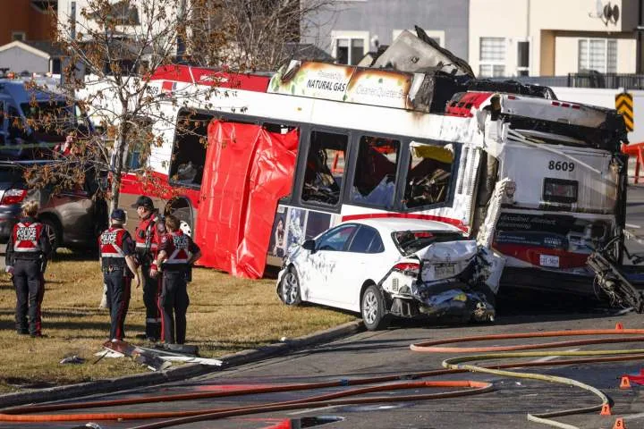 Expert says bus model involved in deadly Calgary crash considered ‘extremely safe’