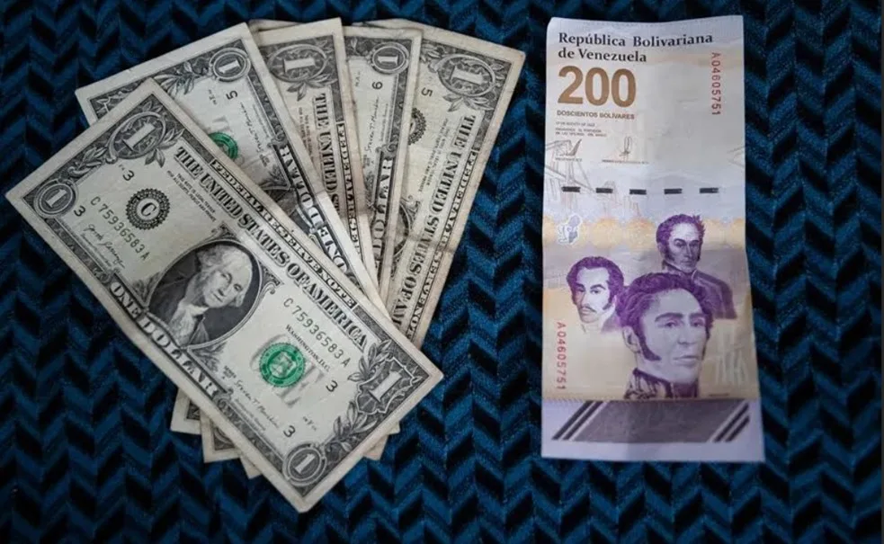 Ecomomistas advierten que dolarización en Venezuela requiere disciplina fiscal y reglas claras