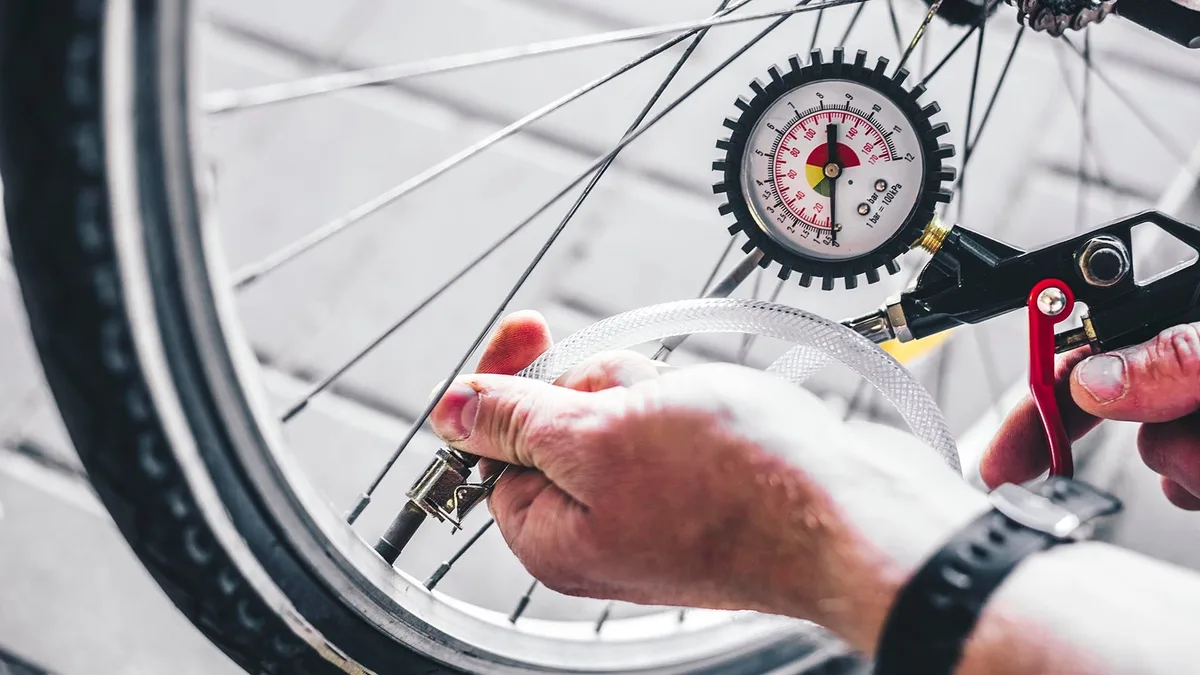El truco de llevar menos presión en las ruedas de tu bicicleta: más velocidad, más agarre y menos fatiga